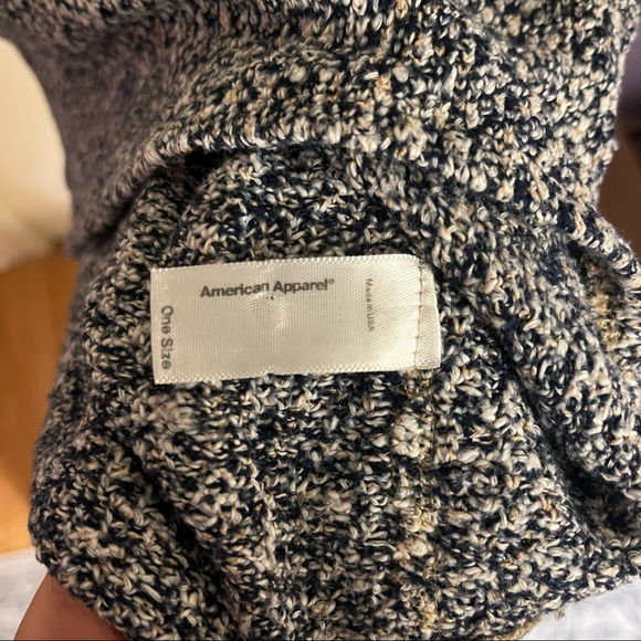 American Apparel salt and pepper sweater - Picture 2 of 2